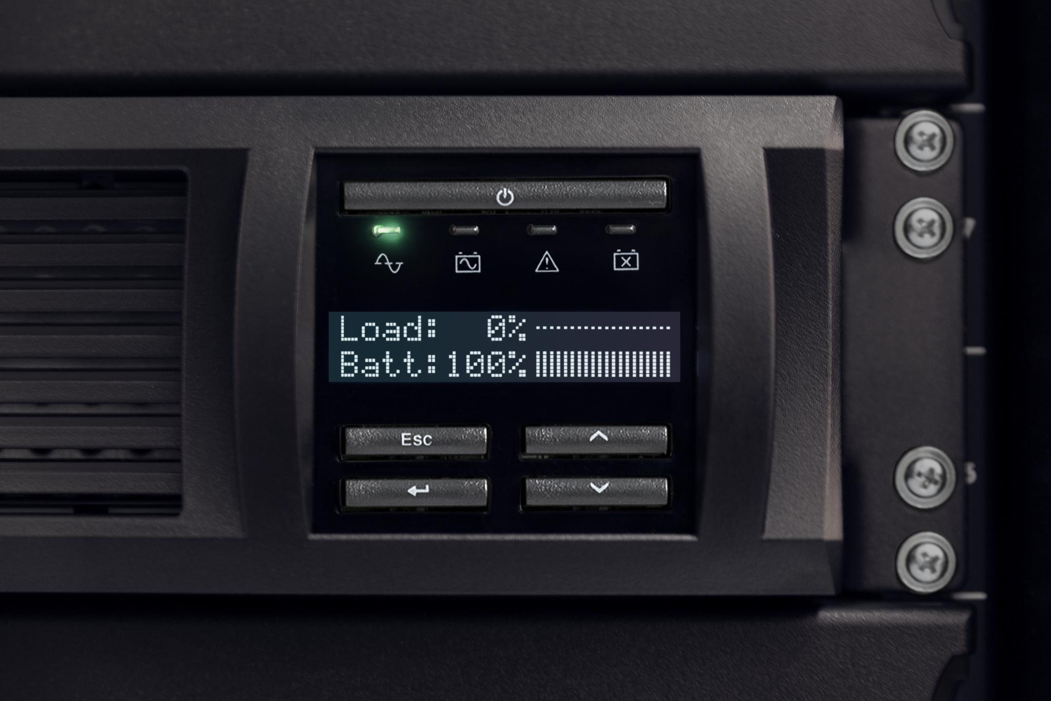 APC - UPS APC Smart-UPS 1500VA LCD RM 2U 230V com SmartConnect